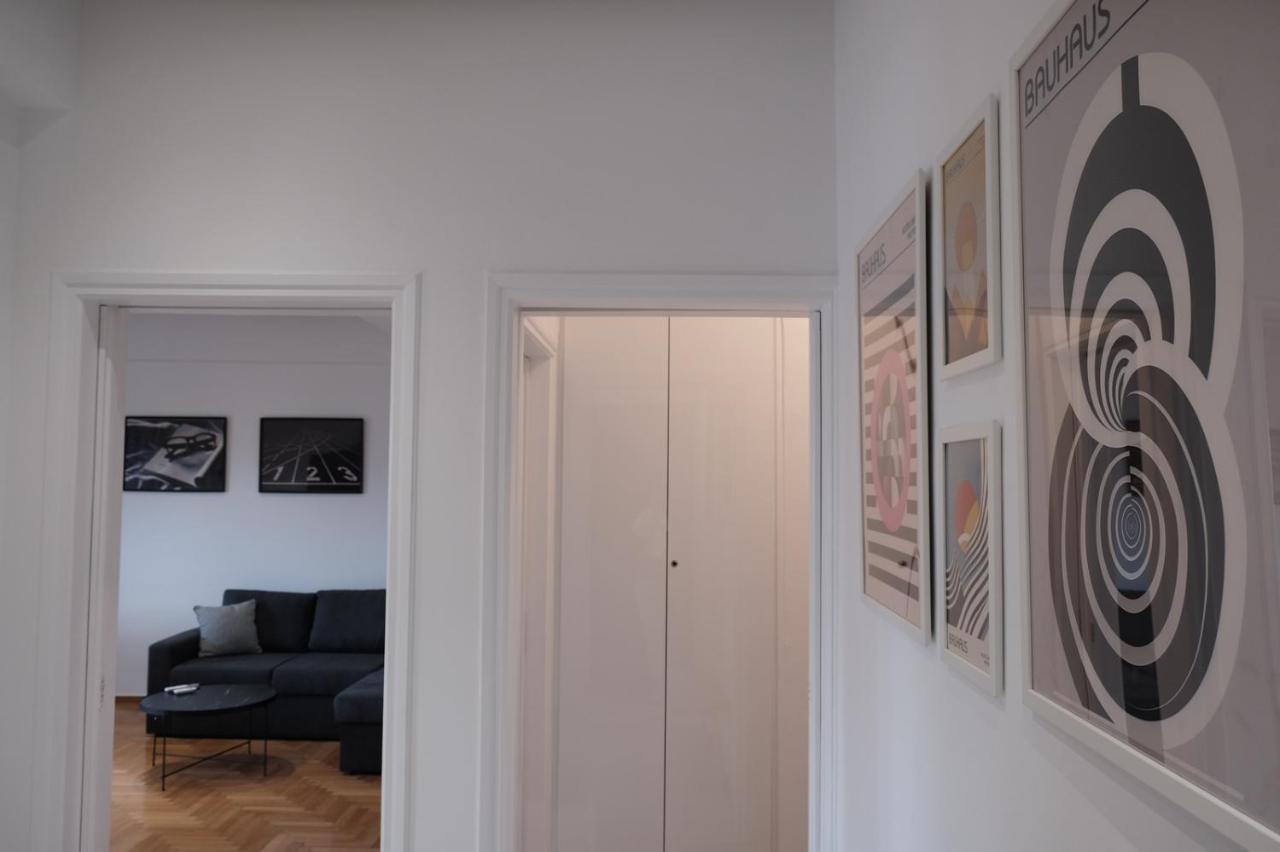 Synpiraeus Apartments & Studios Экстерьер фото